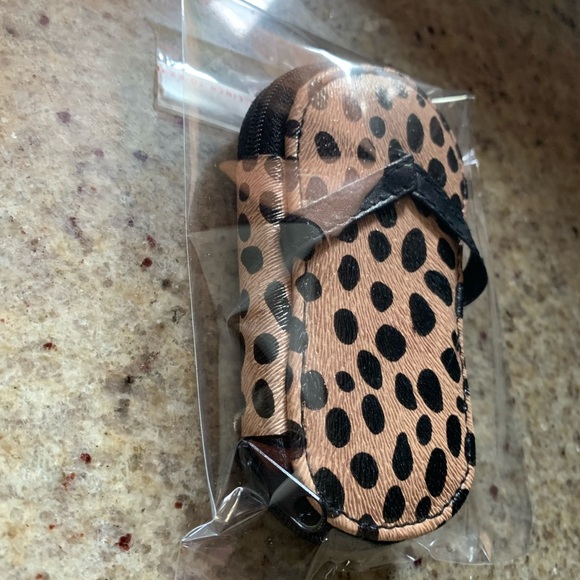 Manicure Set with Stainless Steel Clippers, file, tweezer, and pick - Picture 6 of 6